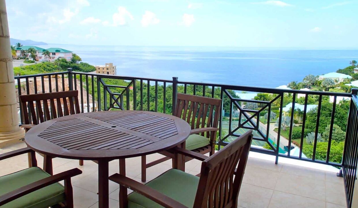 Manor By The Sea 3 Bed - 3 Bath Condo Patio-min